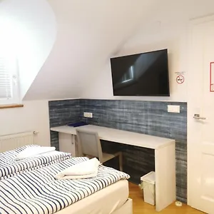 H2o Hostal